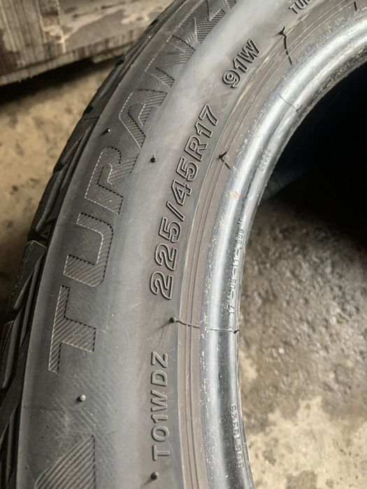 225.45.17 Bridgestone 4шт лето БУ склад шины резина из Европы 45 R17