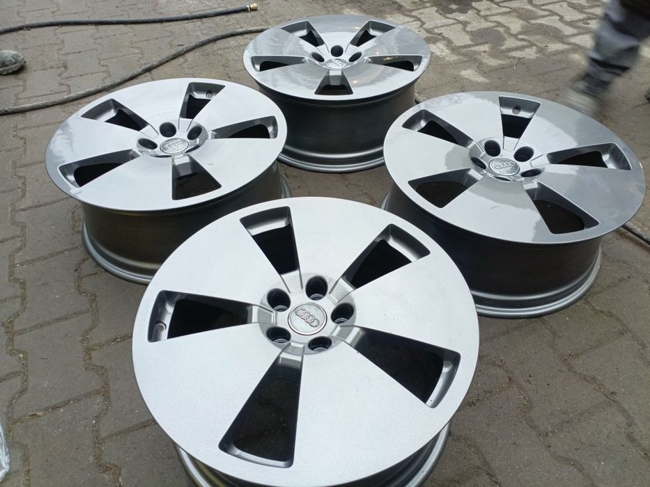Felgi aluminiowe oryginalne Audi 5x112 et34 8jx19 et34
