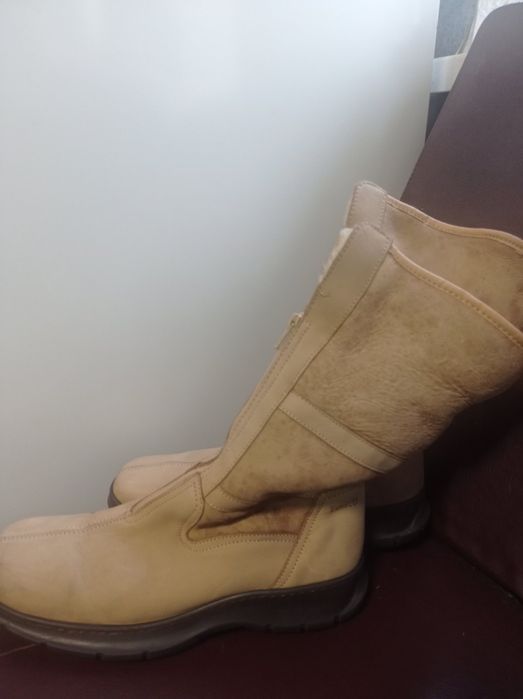 Чоботи жіночі на хутрі зимові