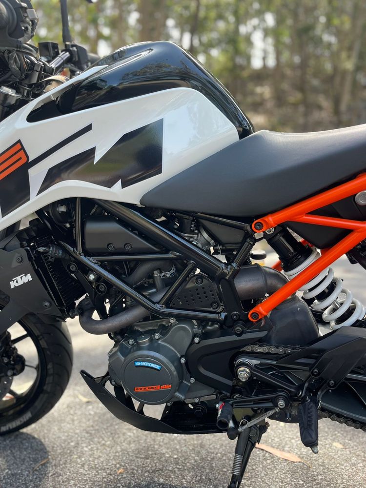 KTM DUKE 125 EXCELENTE ESTADO