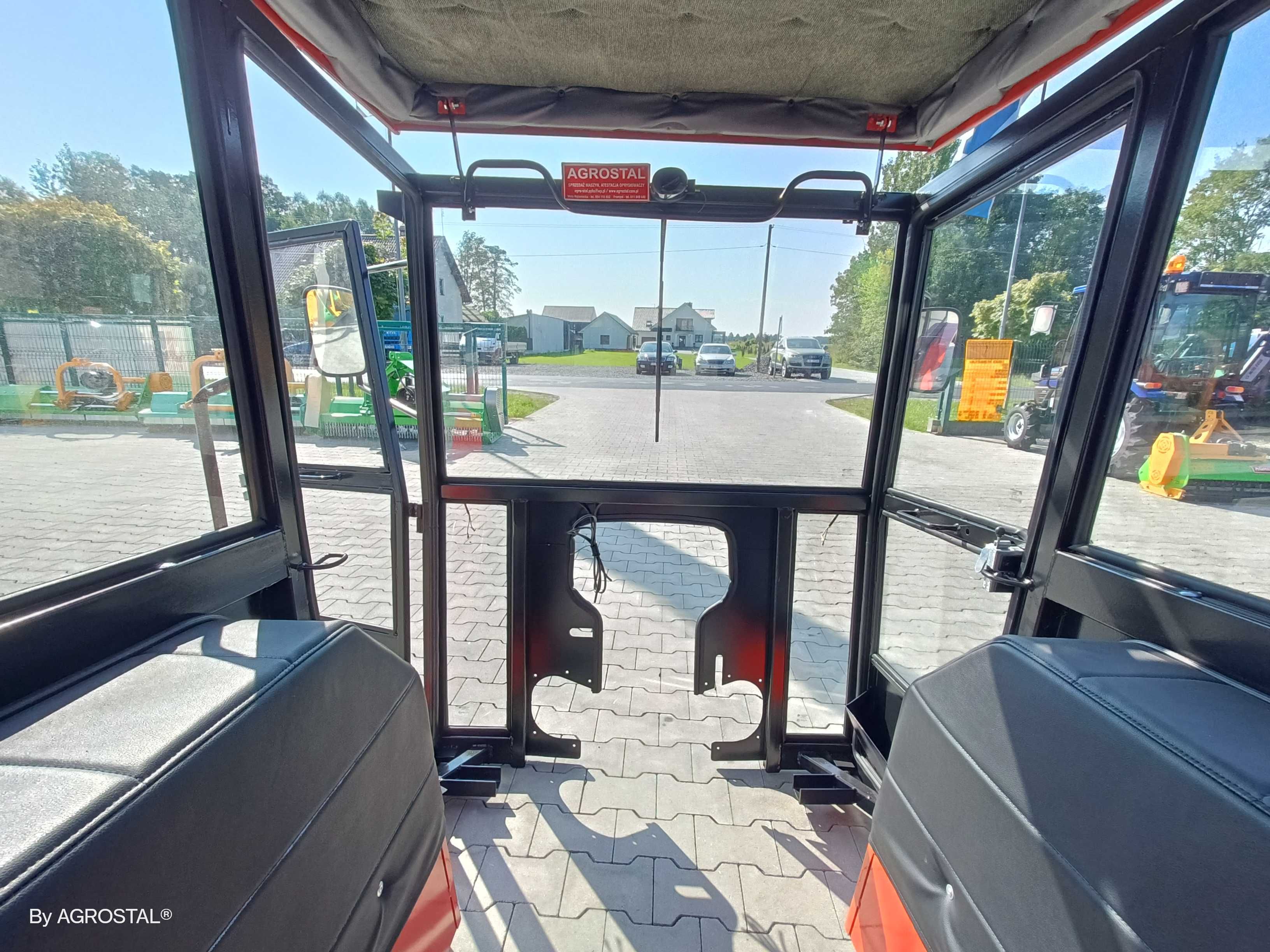 KABINA URSUS C-330 SZYSZKA z błotnikami metalowymi LUX AGROSTAL