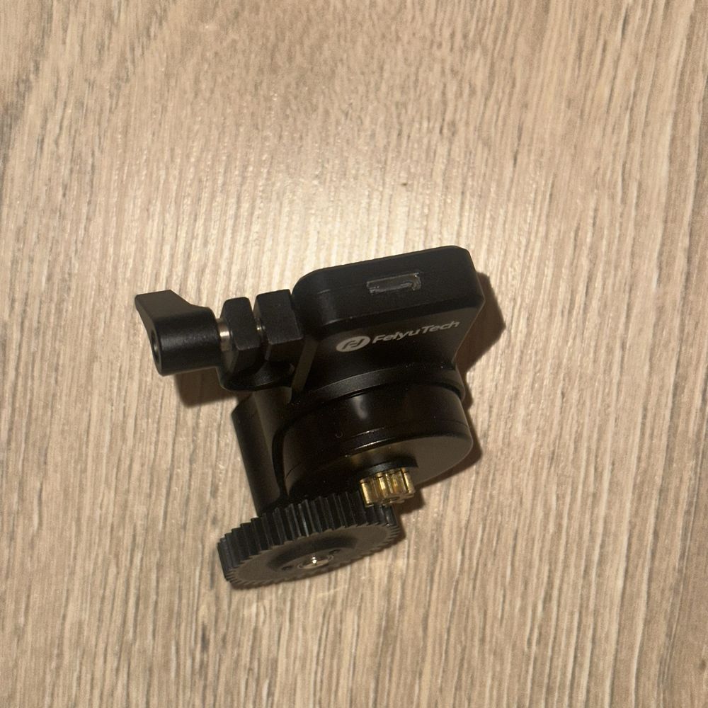 Gimbal FeiyuTech Ak2000 + Uchwyt dwuręczny + moduł follow focus V2