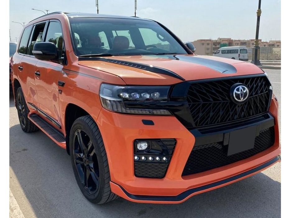 Toyota LandCruiser 200 Передние фары оптика в дизайне Bugatti