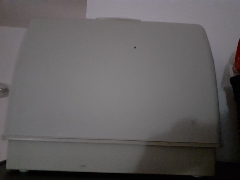 Vendo máquina de costura Singer
