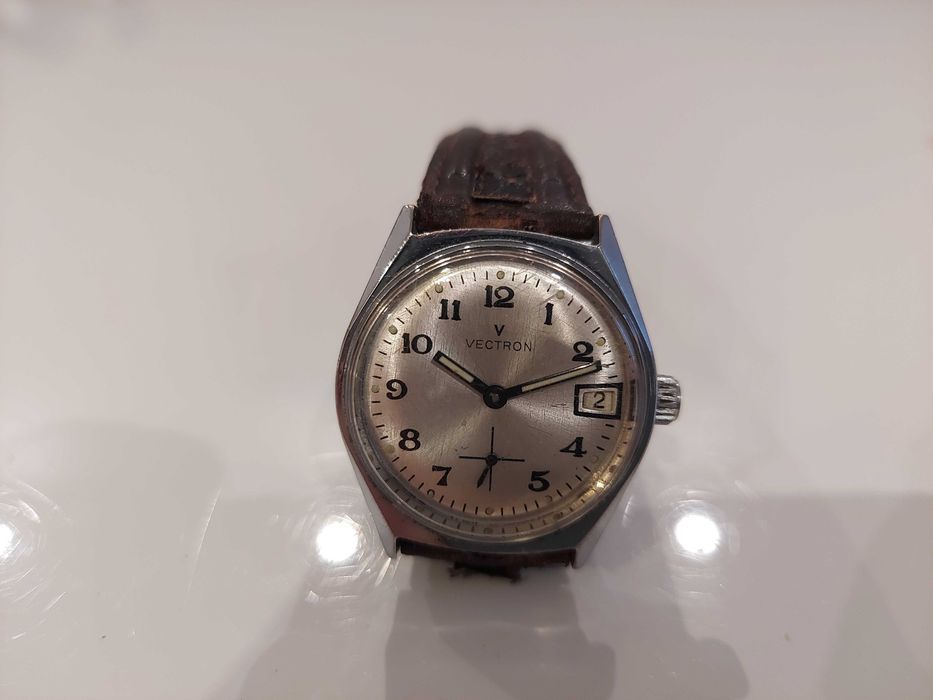 szwajcarski zegarek VECTRON