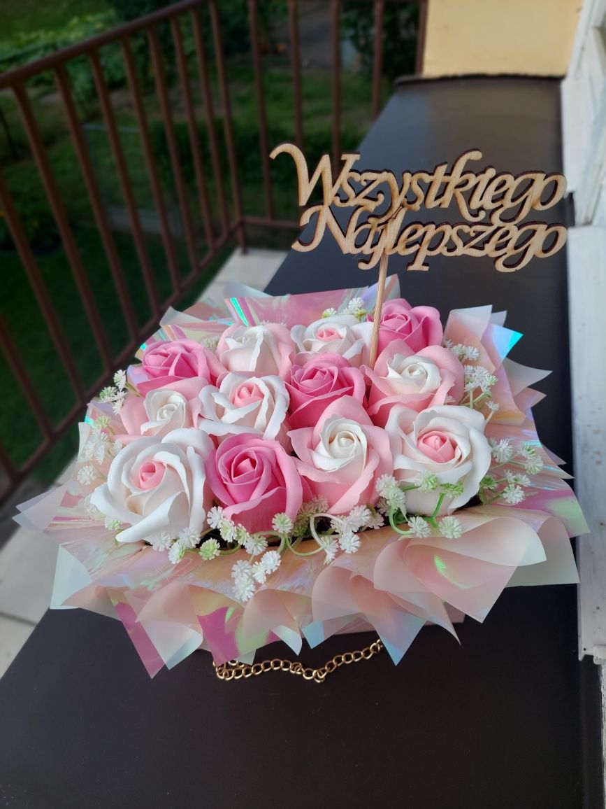 Torebka box flowerbox z róż mydlanych