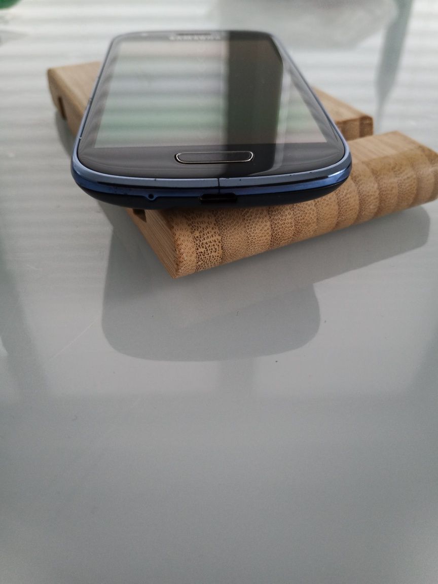 Продам телефон Samsung S3 Mini