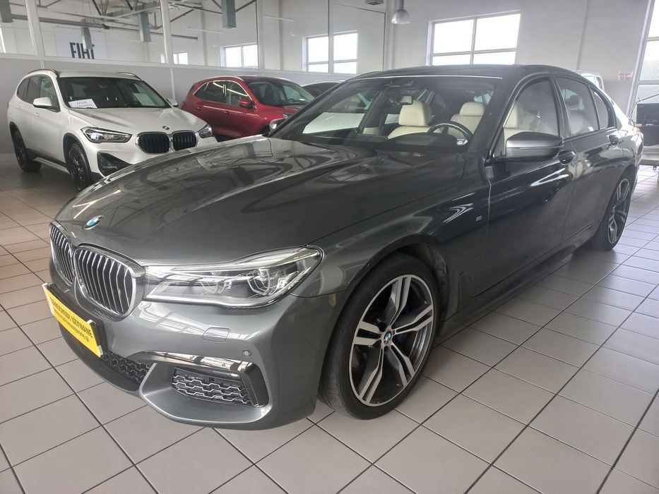 BMW Seria 7 750i xDrive sport stan bardzo dobry