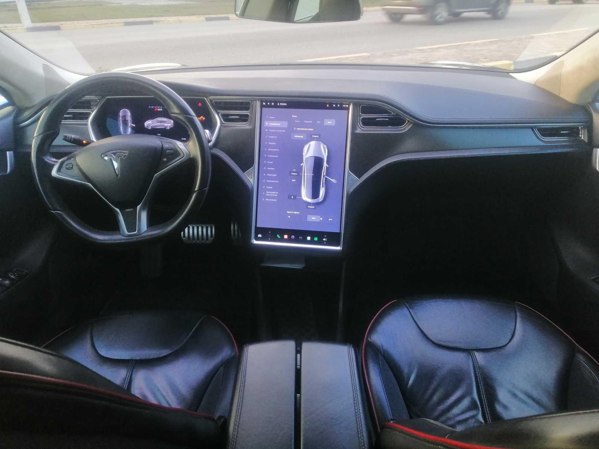 Tesla Model S p85