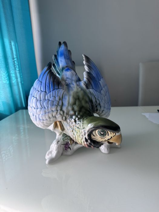Duża figura porcelanowa ręcznie formowana Papuga Ara Cluj Napoca Poema