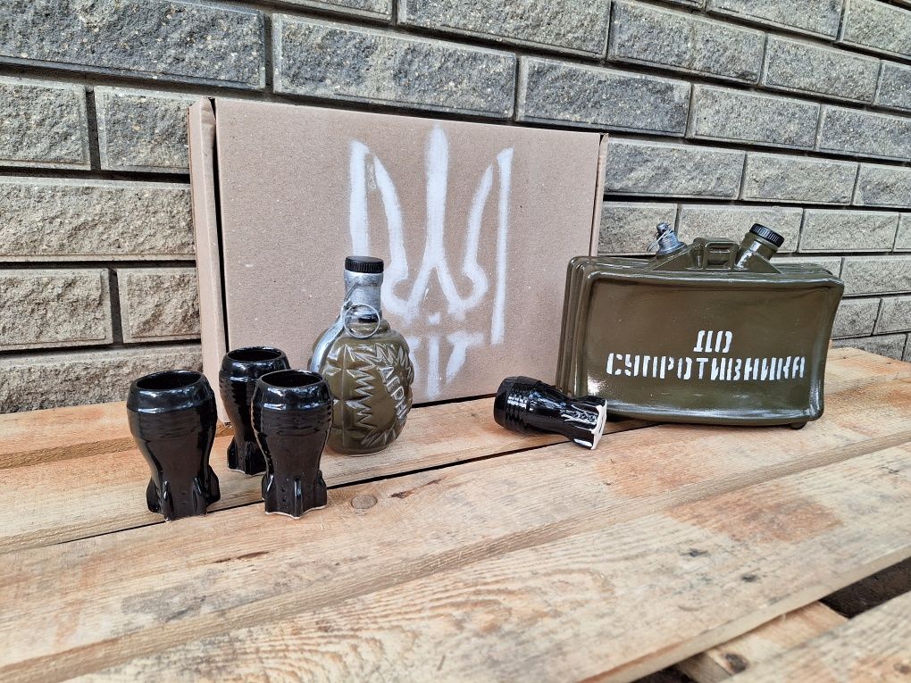 Подарочный набор для спиртного Мина МОН-50 с гранатой РГД-5 для мужчин