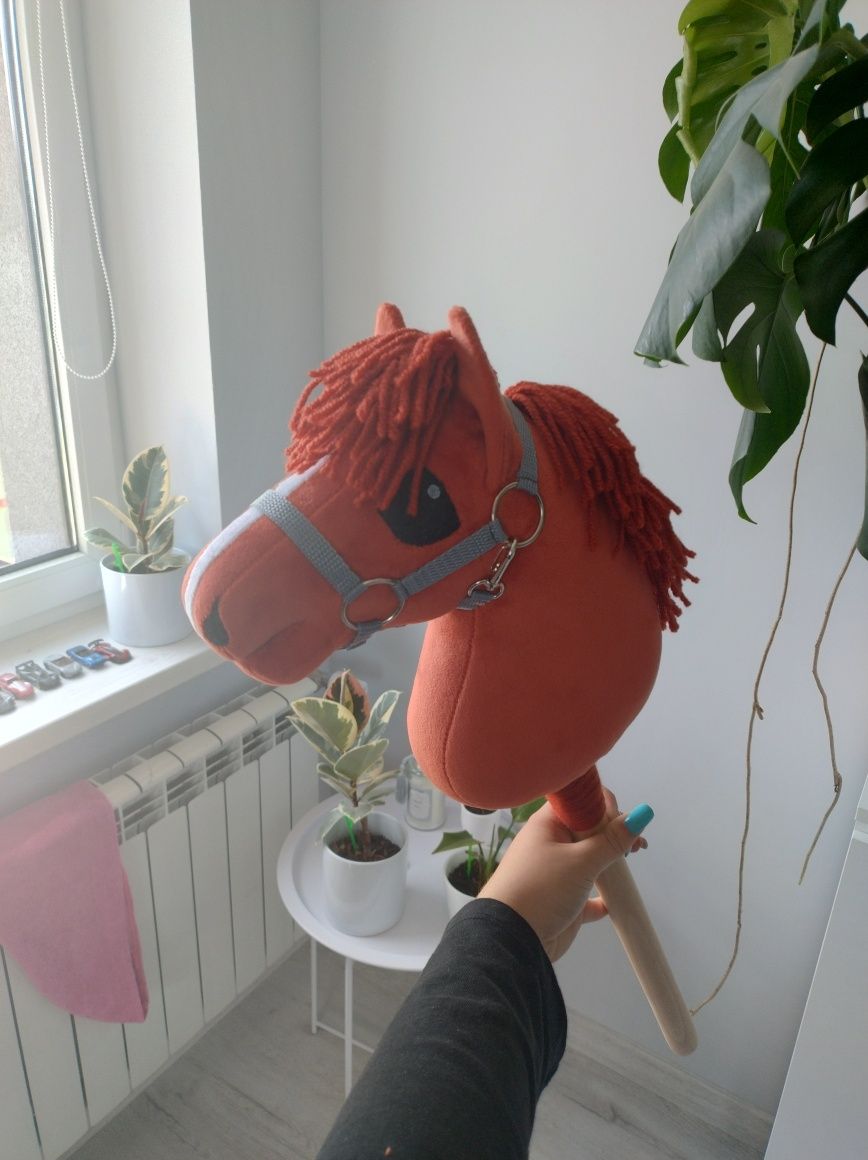 Hobby Horse Rudy Z Białą Odmianą Na Pysku+ akcesoria