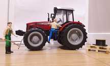 Великий трактор Massey Ferguson модель Britains Мессі Фергюсон машинка