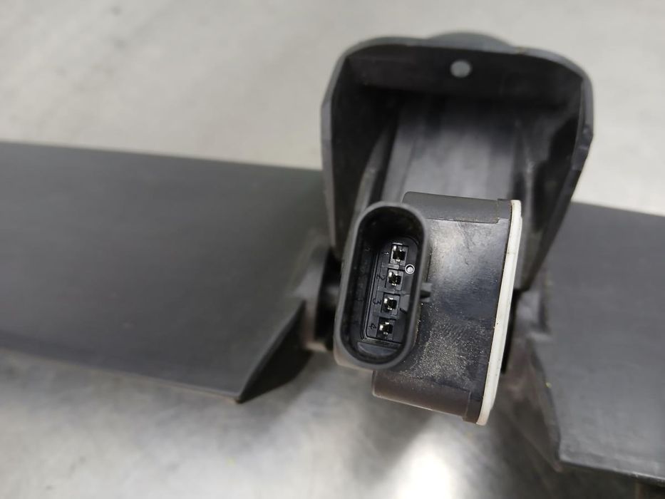 Motor da comporta da sofagem TESLA Model 3 (5YJ3)