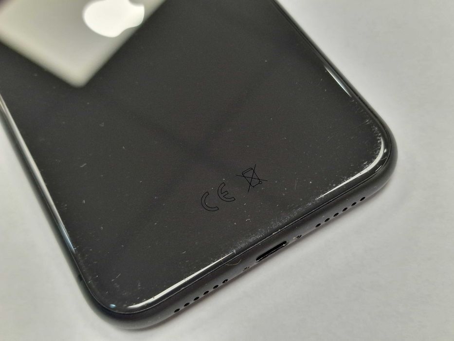 Iphone 11 128GB/ Black/ BAT 74%/ Grade B/ Gwarancja + ładowarka