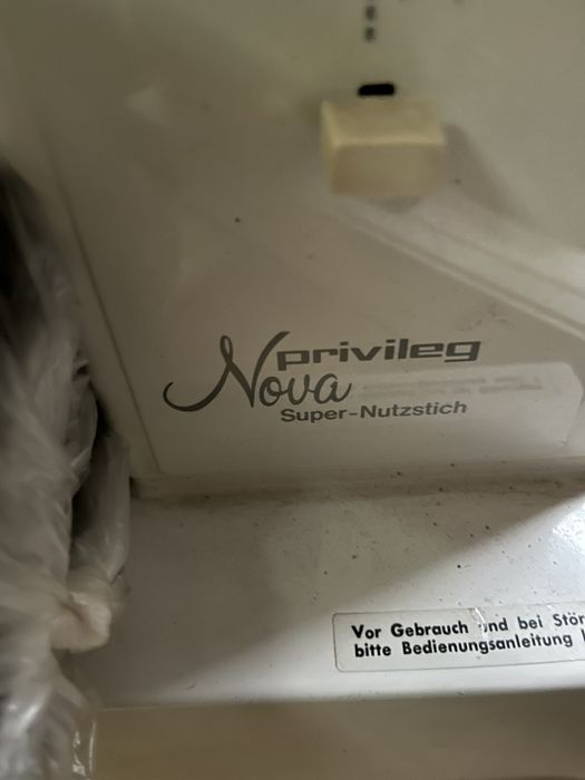 Maszyna do szycia Privileg Nova