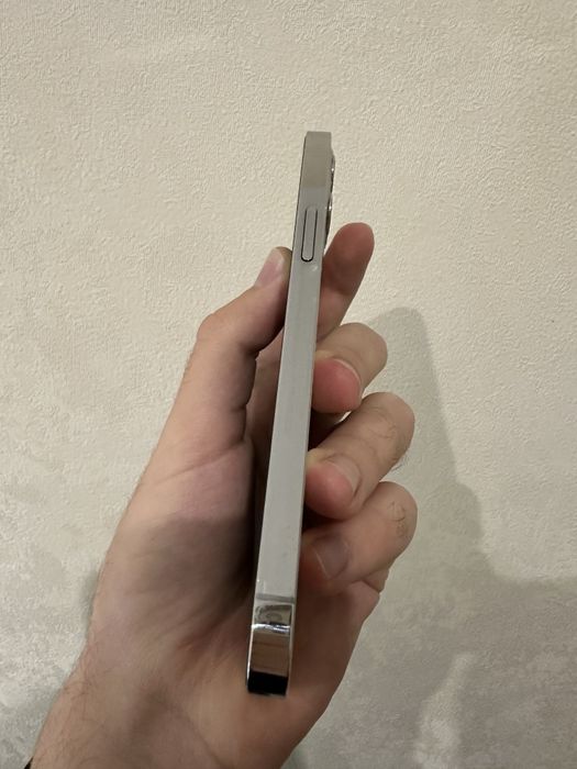 Iphone 12 pro в хорошому стані