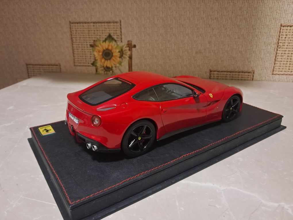 Масштабная модель 1/18 Ferrari F12 Berlinetta  модель