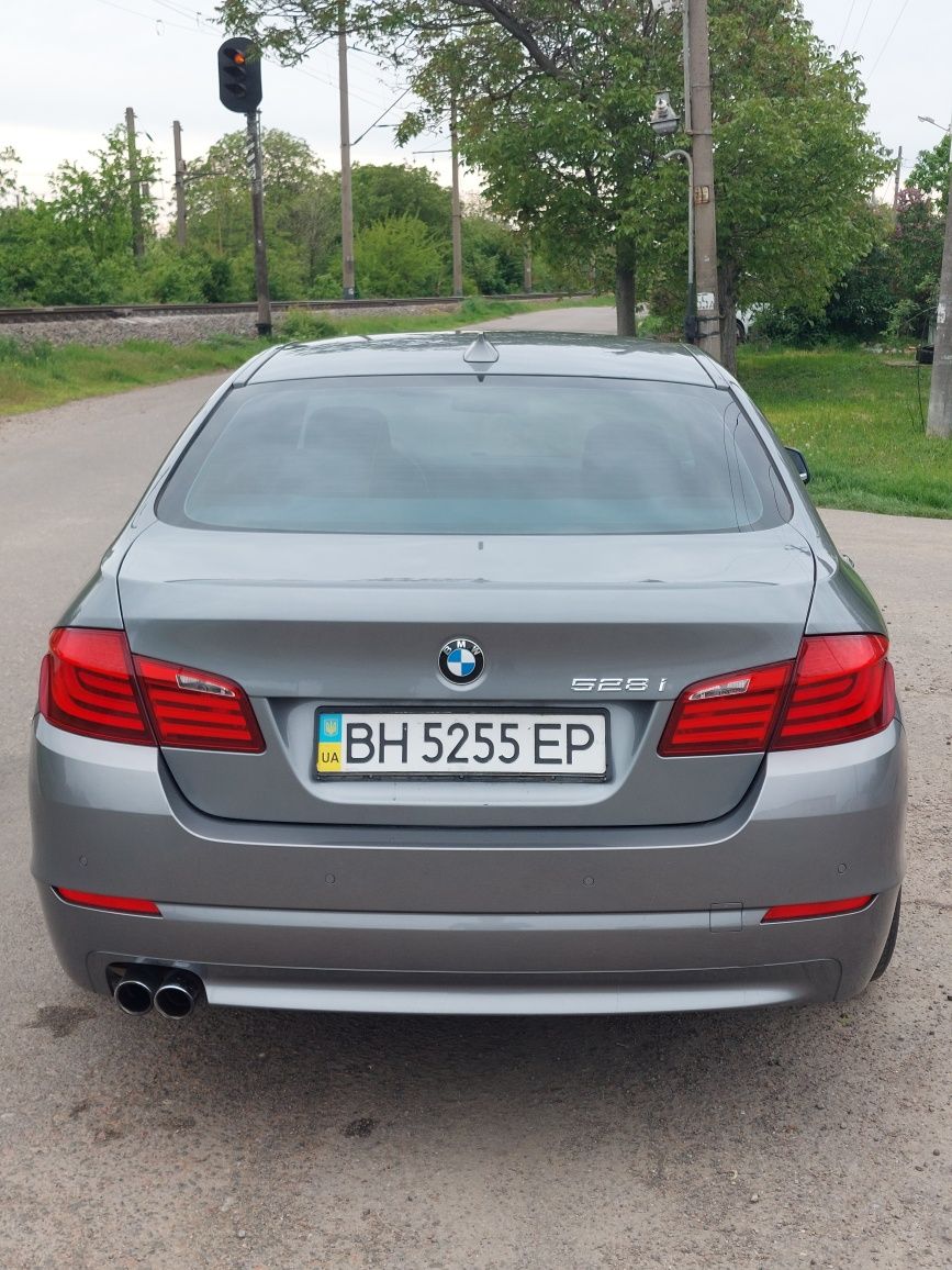 Продам bmw f10 528  в отличном состоянии