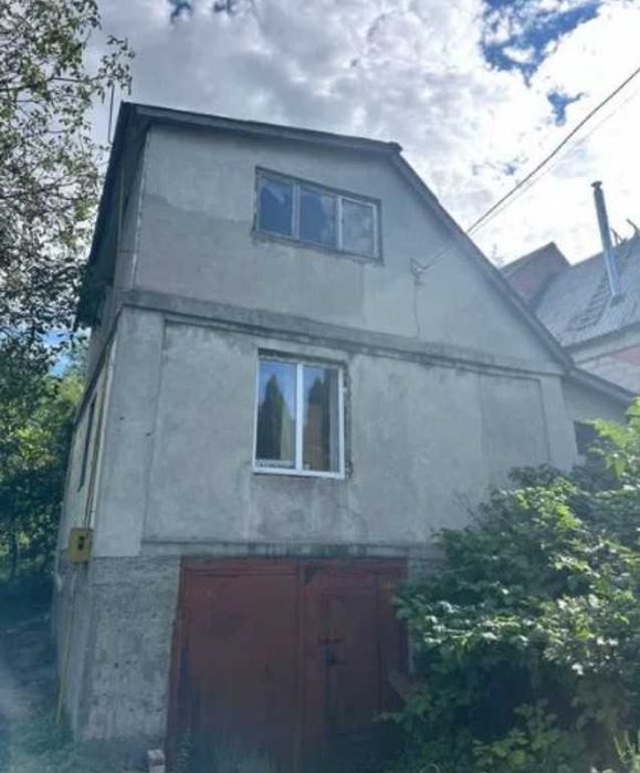 Продається двоповерховий будинок