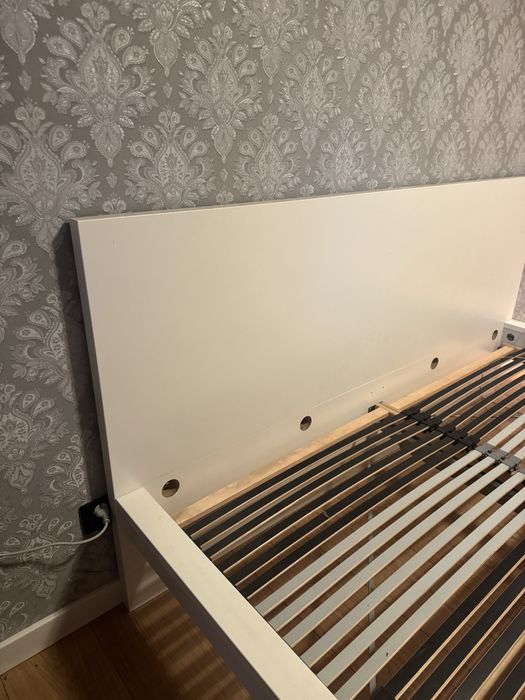 Białe zadbane łóżko Ikea Malm 180x200 + stelaż + 2 szuflady