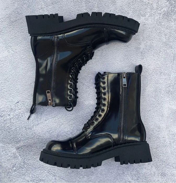 Ботинки 39 размер, состояние отличное. Кожа, лак