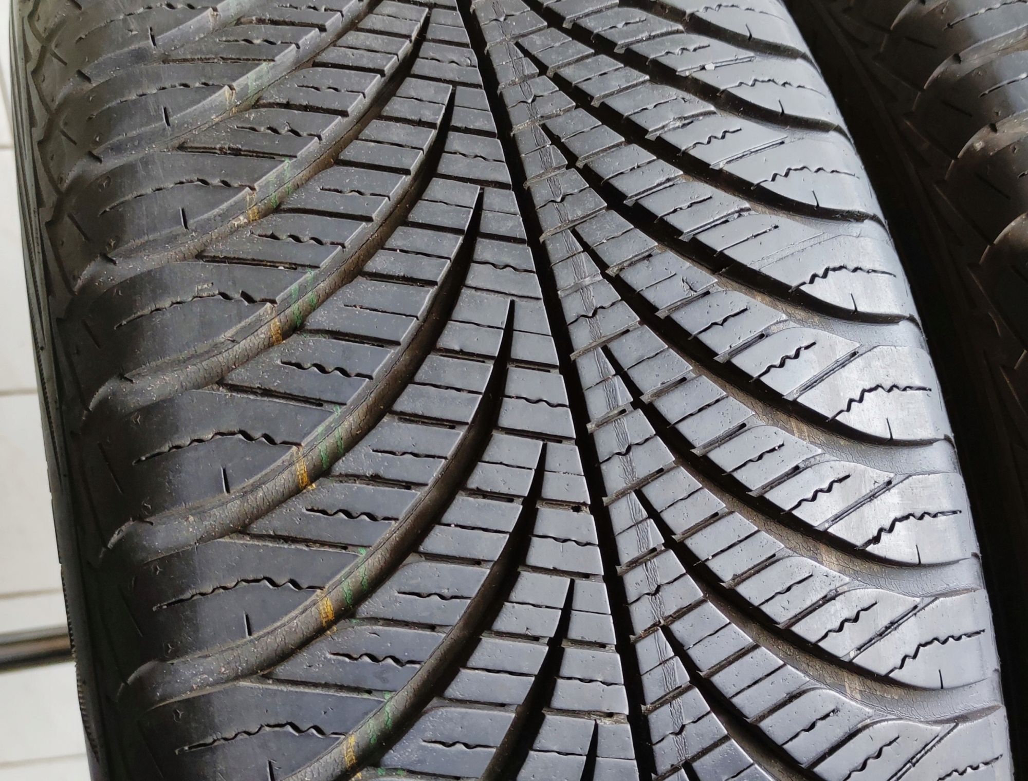 Opona 215/55/17 Goodyear 6,64mm 2szt.=400zł C