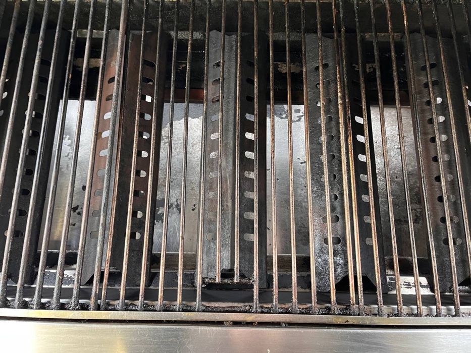 Гриль газовий , німецького виробництва. В роботі був 1 рік