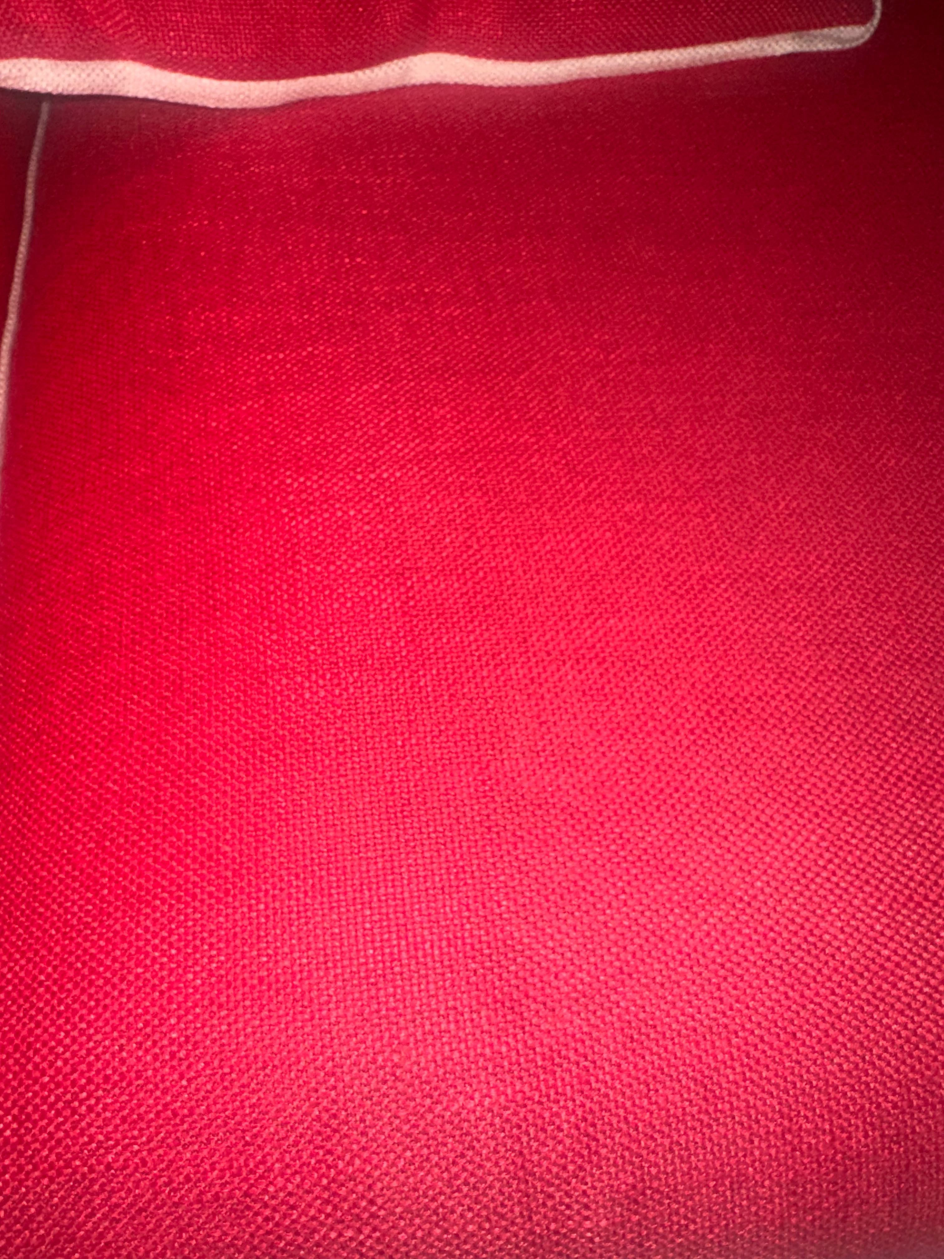 Sofá de sala vermelho e branco