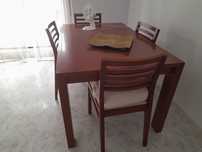 Vendo mesa estensivel de sala com cadeiras