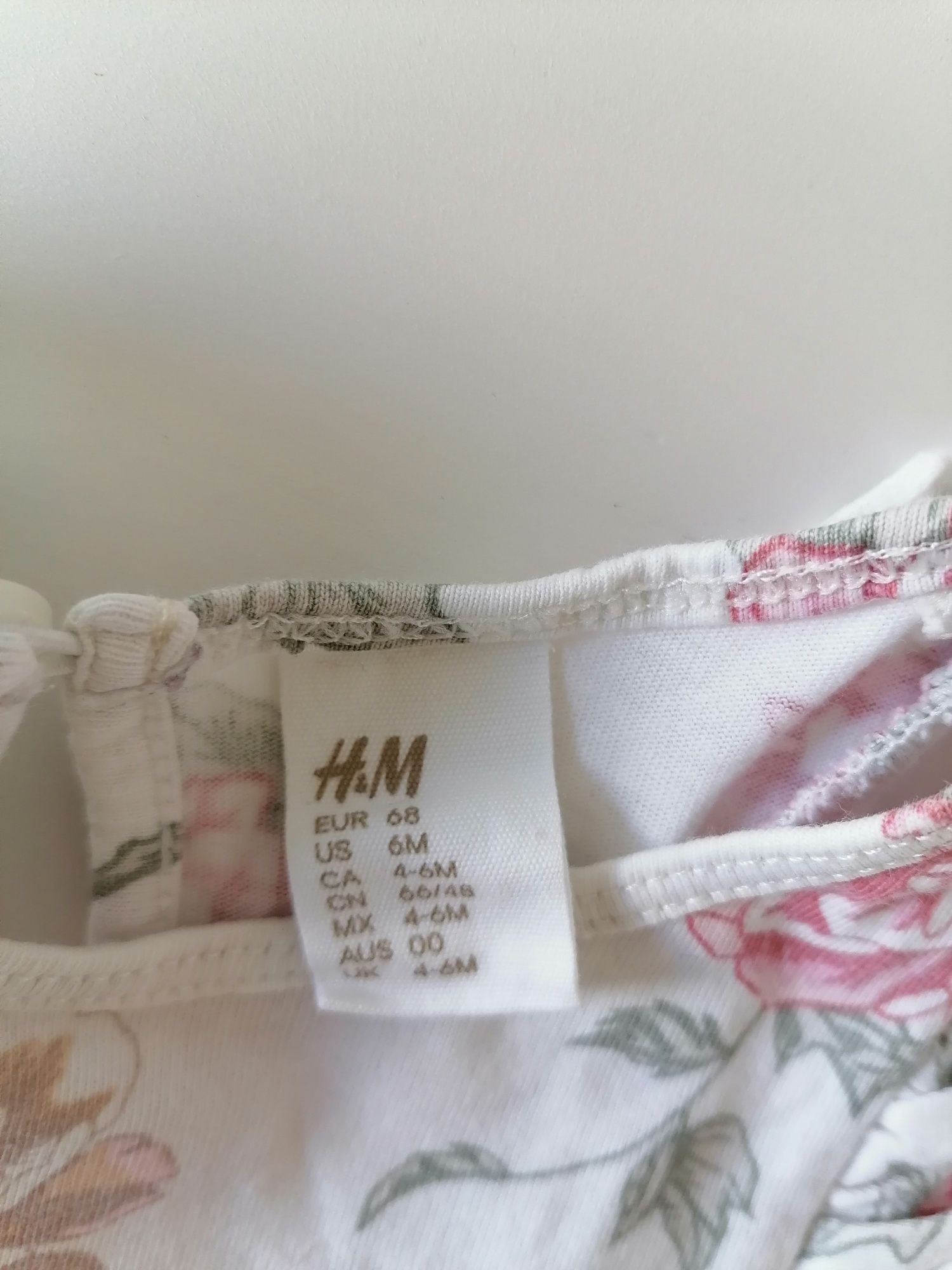 Sukieneczka w kwiaty 68 H&M