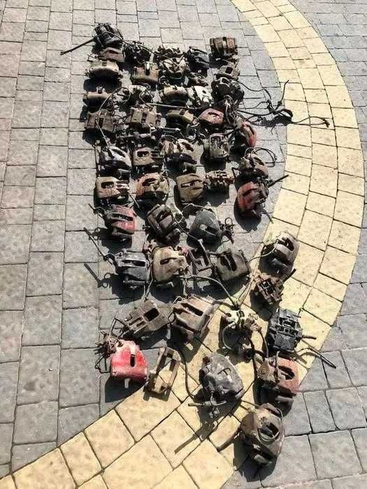 Супорт правий лівий передній задній марки авто в описі