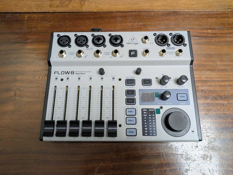 Mesa de mistura digital - Behringer Flow 8