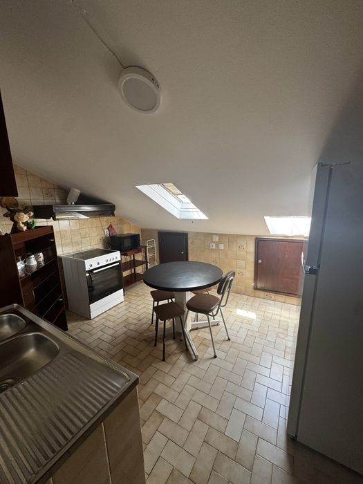 Quartos a meninas estudantes