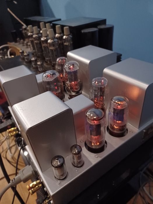 Amplificadores a válvulas Bill Beard e 2 monoblocos Music Angel