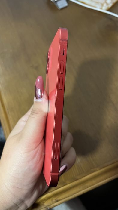 iPhone 12 vermelho