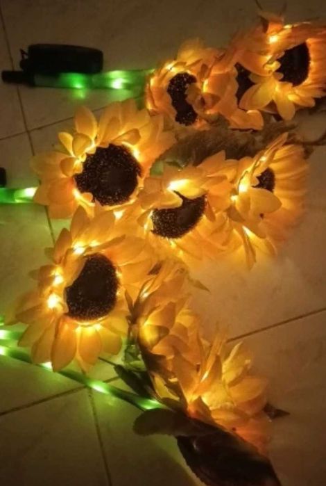 Декор соняшники на сонячній батареї.