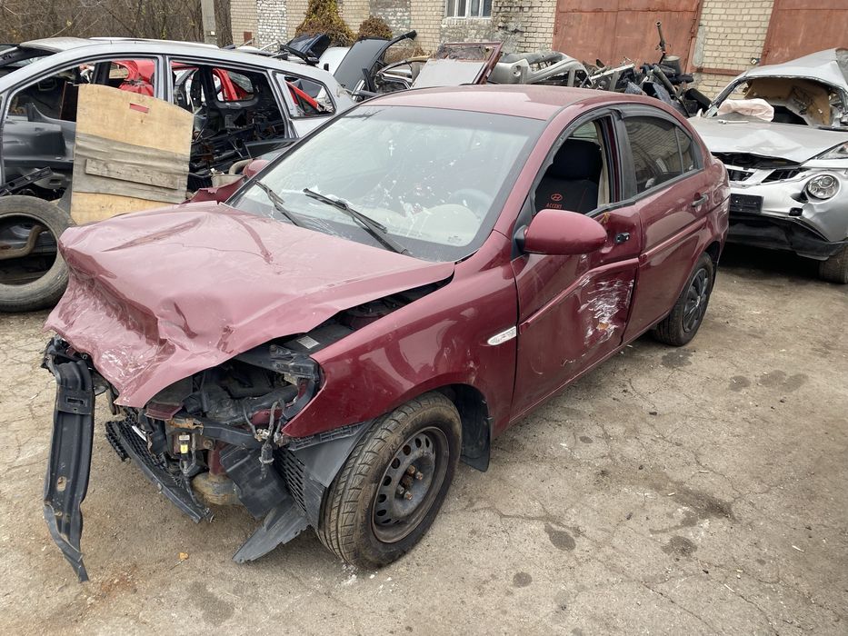 Разборка Hyundai Accent MC 1.4 2006-2010 год четверть крыша балка