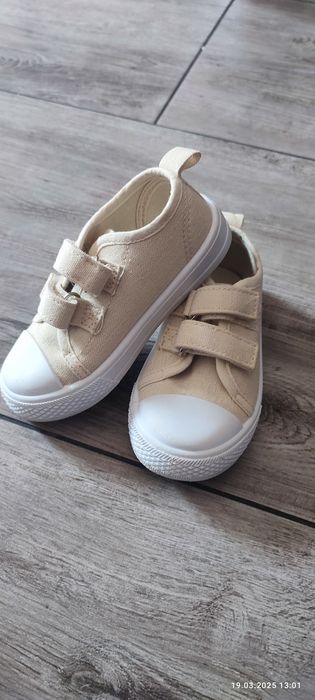 Sprzedam trampeczki 21-22