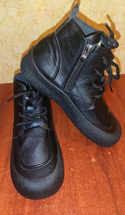 Продам новi жiночi черевики.