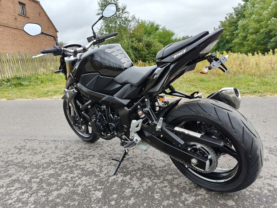 Suzuki GSR 750 piękny stan Niemcy oryginał tylko 11 tys km
