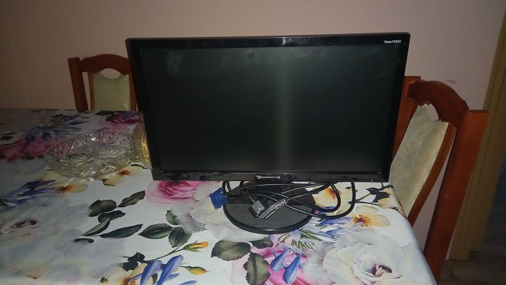 Monitor komputerowy 19 cali
