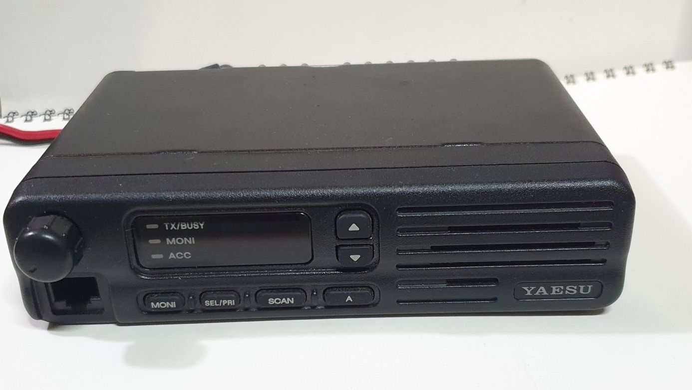 Радиостанция Yaesu (Vertex Standard) VX-2000U