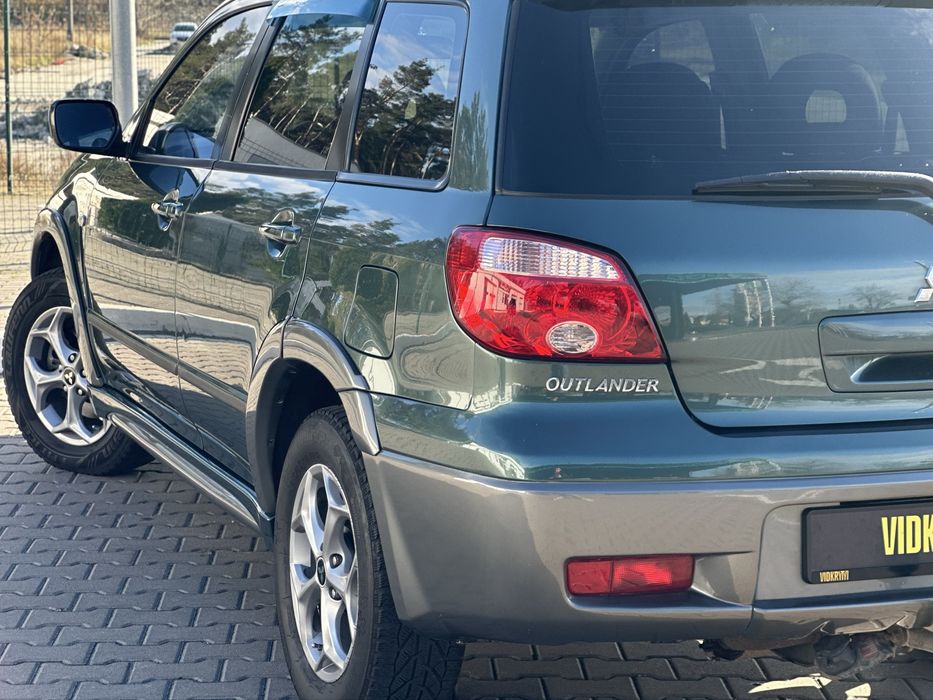 Mitsubishi Outlander 2006 року,2.4 бензин,автомат,повний привід,275т.к