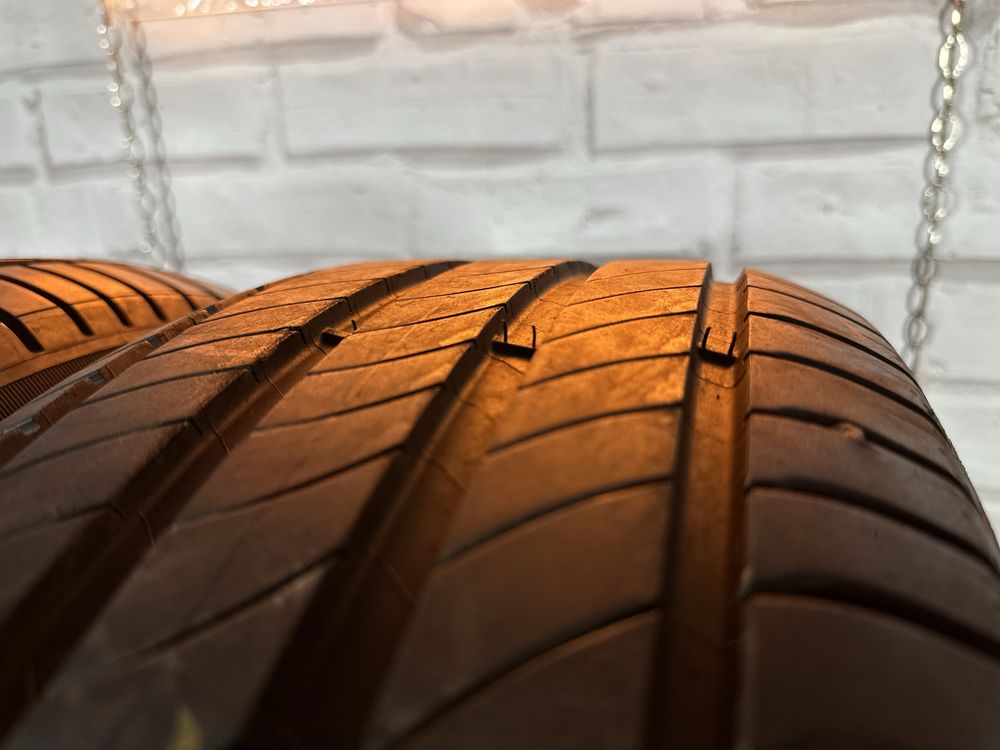 Комплетком або парою 235 55 18 Michelin Primaccy 4