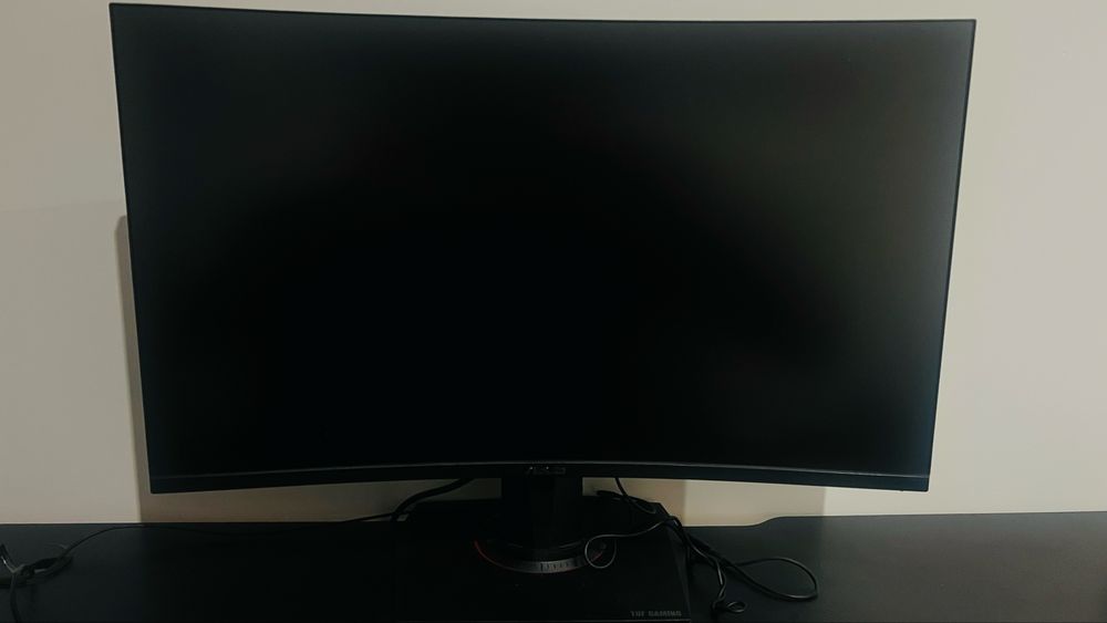 Monitor Asus VG27VQM curved 240hz
