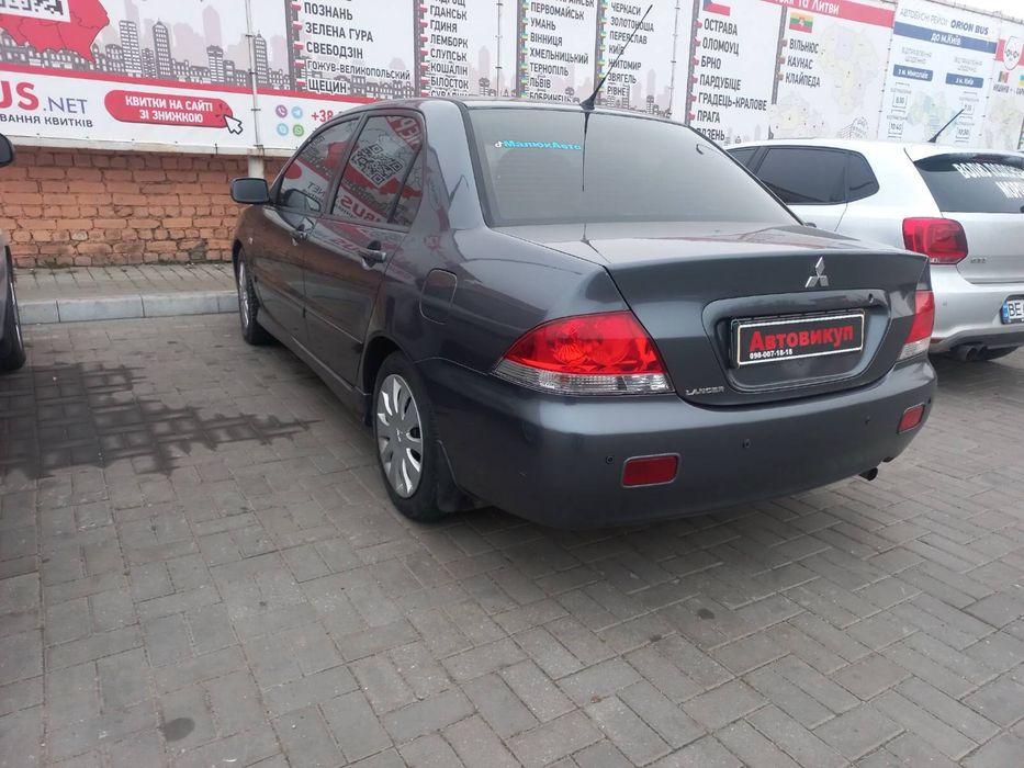 Mitsubishi Lancer 9 гаражне зберігання