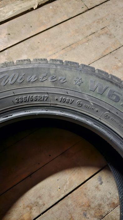 Шини зимові 235/65 R17