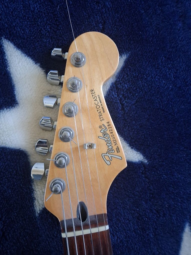 Электрогитара Fender Stratocaster MIM