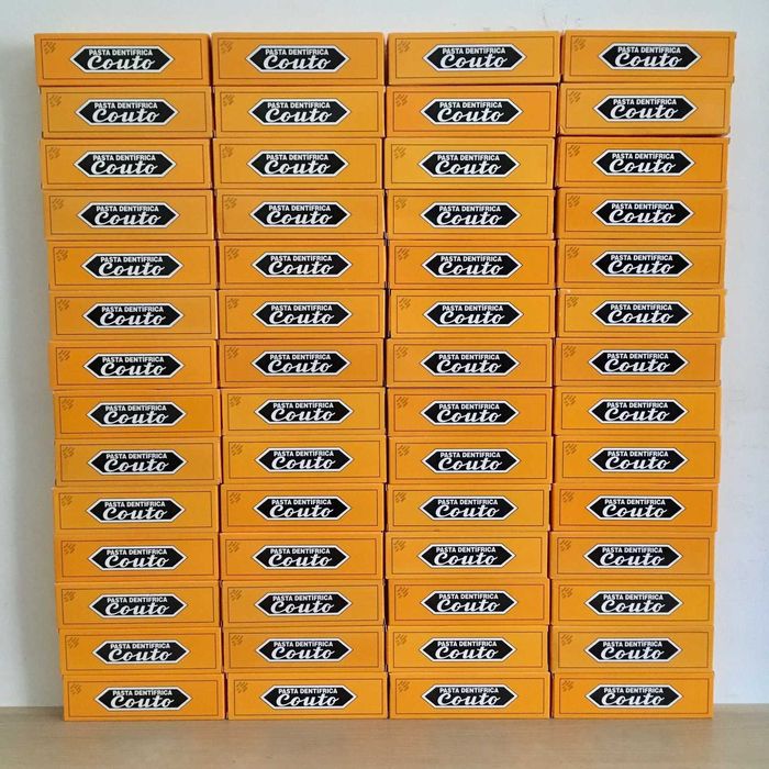 Lote de 56 caixas vazias Pasta Couto